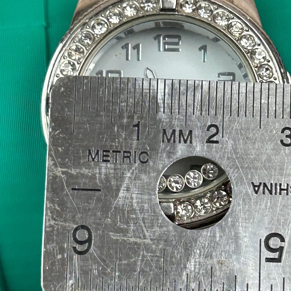 Silver Tone Quartz Watch‎ Rhinestone Bezel Floating Crystals White Dial